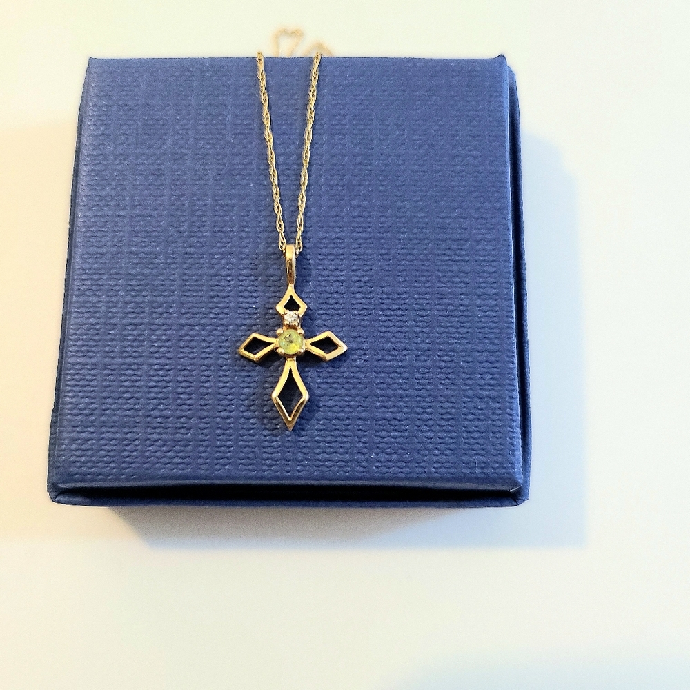 10k Gold Tiny Cross Peridot Necklace